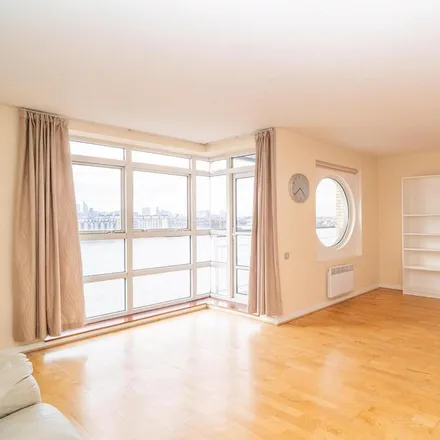 Rent this 3 bed apartment on Anchorage Point in 42 Cuba Street, Canary Wharf