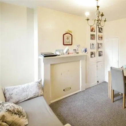 Image 3 - 74 St. Mary's Road, Watford, WD18 0DR, United Kingdom - Townhouse for sale