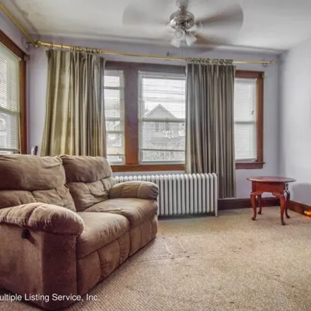 Image 7 - 275 Dickie Avenue, New York, NY 10314, USA - House for sale