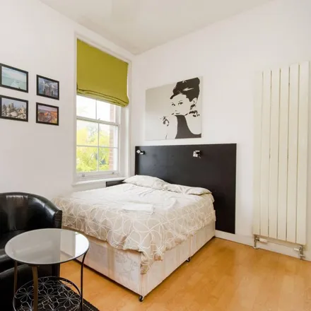 Rent this studio apartment on Fortune Green Road in Finchley Road, London