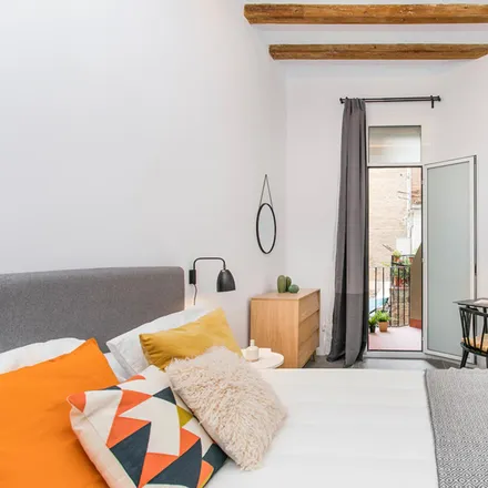 Rent this 2 bed apartment on Carrer de Sepúlveda in 107, 08001 Barcelona