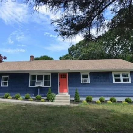 Rent this 4 bed house on 95 Roosevelt Drive in Bristol, RI 02809