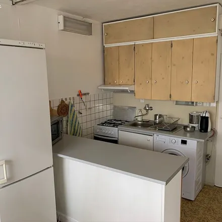 Rent this 3 bed apartment on Základní škola Plamínkové in Plamínkové, 140 23 Prague