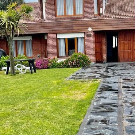 Image 2 - Mariano Acha 2004, Colinas de Peralta Ramos, B7603 AKW Mar del Plata, Argentina - House for sale