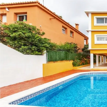 Rent this 4 bed house on Carrer 134 in 46112 Moncada, Spain