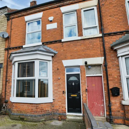 Buy this 2 bed townhouse on Knighton Lane in Leicester, LE2 8BG