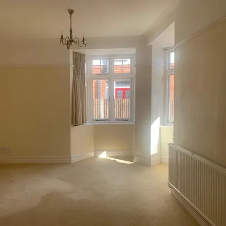 Image 3 - Baring Road, Knotty Green, HP9 2NF, United Kingdom - Duplex for rent