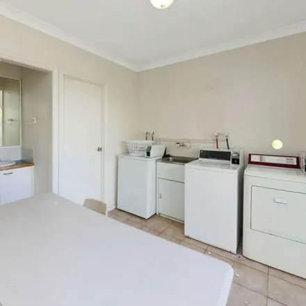 Image 4 - 21 Edmondstone Street, South Brisbane QLD 4101, Australia - Apartment for rent