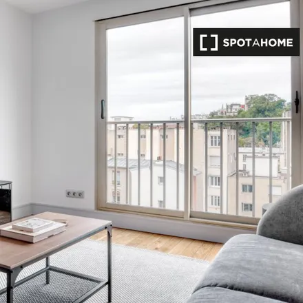 Rent this 3 bed apartment on 1 Rue André del Sarte in 75018 Paris, France