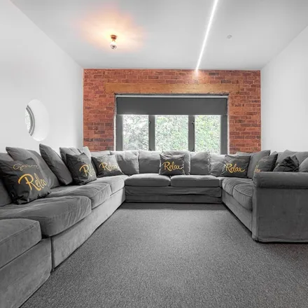 Rent this 4 bed apartment on Leeds in LS6 4AF, United Kingdom