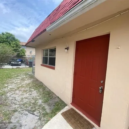 Image 2 - 7947 Southwest 10th Street, North Lauderdale, FL 33068, USA - House for rent