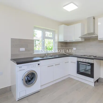 Rent this 2 bed apartment on Dunstan Road in Finchley Road, Childs Hill