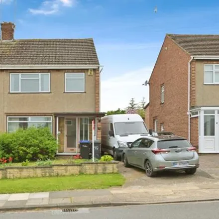 Buy this 3 bed duplex on Chiltern Avenue in Duston, NN5 6AP