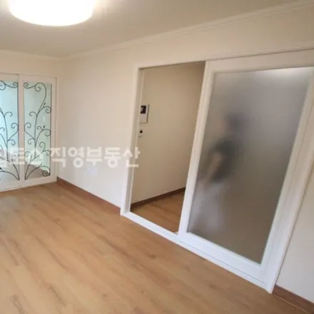 Rent this 2 bed apartment on 서울특별시 강남구 논현동 104-33