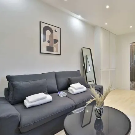 Image 4 - 6 Rue Meissonier, 75017 Paris, France - Apartment for rent