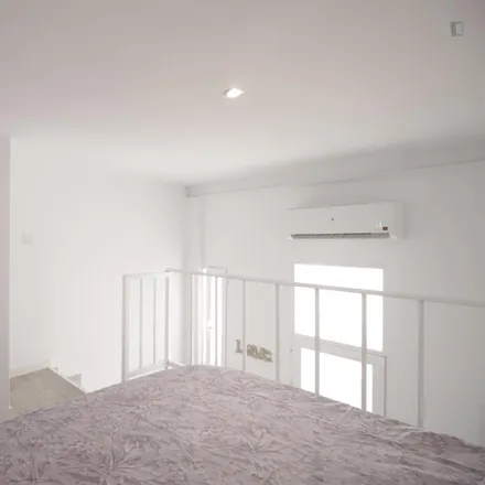 Rent this studio apartment on Madrid in Travesía de Santoña, 28026 Madrid