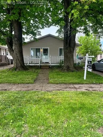 Buy this 3 bed house on 6902 Syracuse Street in Taylor, MI 48180