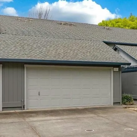 Buy this 2 bed townhouse on 8001 Briar Ridge Lane in Citrus Heights, CA 95610