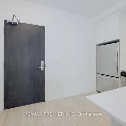 Image 3 - Young Condos, 120 King Street West, Kitchener, ON N2G 1A6, Canada - Apartment for rent