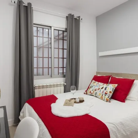 Rent this 8 bed room on Paseo de las Delicias in 110, 28045 Madrid