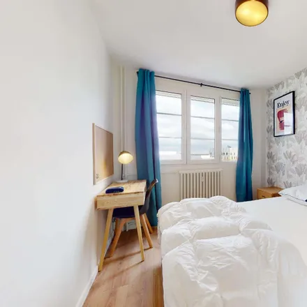 Rent this 4 bed room on Résidence les Bouleaux in Avenue du Président Hoover, 59000 Lille