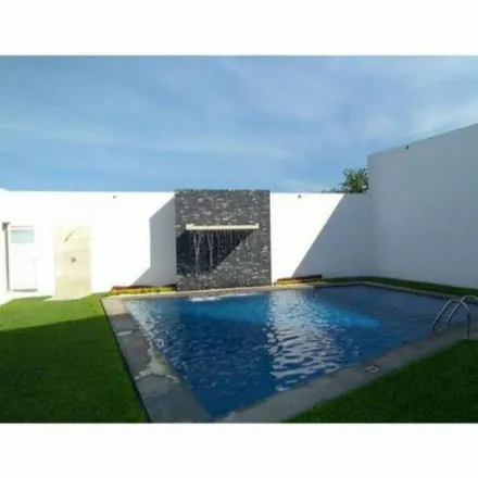 Buy this 3 bed house on Avenida Paseo Burgos Sur in Burgos Bugambilias, 62760 Tres de Mayo