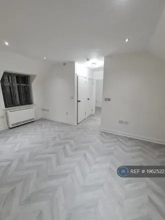 Image 3 - Berica Court, 1-17 Mossford Green, London, IG6 2BX, United Kingdom - Room for rent