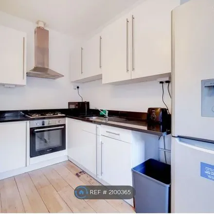 Rent this 5 bed townhouse on Marlborough Road in London, N19 4NL