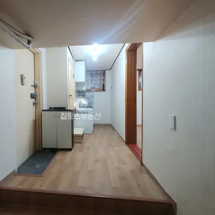 Rent this 2 bed apartment on 서울특별시 강남구 논현동 136-18