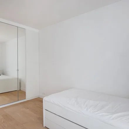 Image 9 - 12 Rue Béatrix Dussane, 75015 Paris, France - Apartment for rent