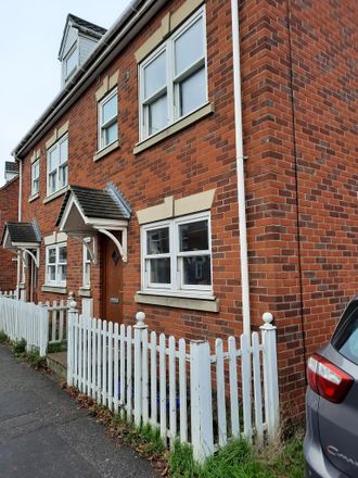 Rent this 3 bed house on Sprowston Road in Norwich, NR3 4QQ