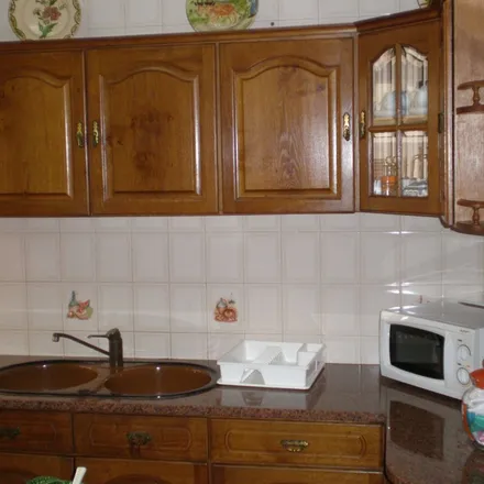 Rent this 2 bed apartment on L & H in Rua Gil Vicente, 2450-183 Nazaré