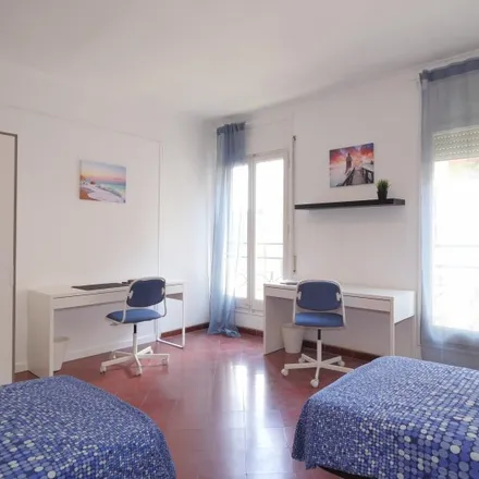 Image 3 - Carrer d'Oliana, 19, 08006 Barcelona, Spain - Room for rent