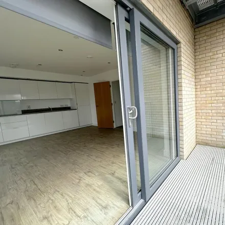 Image 5 - Armstrong Road, Luton, LU2 0SX, United Kingdom - Apartment for rent