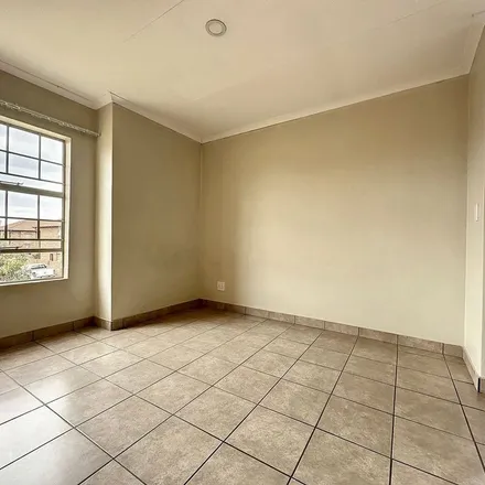Image 2 - Carl Cronje Drive, Tyger Valley, Bellville, 7530, South Africa - Apartment for rent