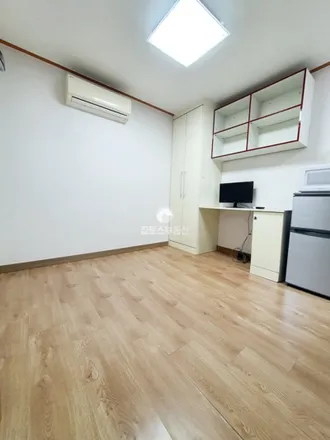 Rent this studio apartment on 서울특별시 강북구 번동 417-76