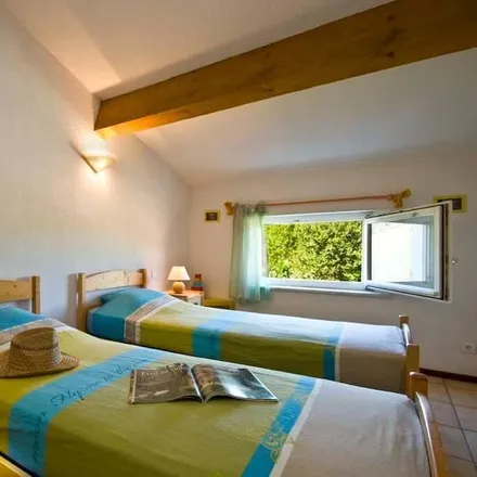 Rent this 4 bed house on 83550 Vidauban