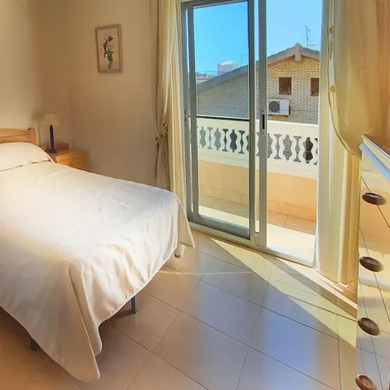 Rent this 2 bed duplex on 12594 Orpesa / Oropesa del Mar