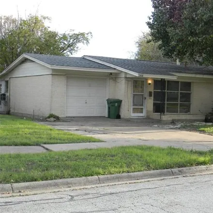 Image 2 - 7908 Lazy Lane Road, North Richland Hills, TX 76180, USA - House for sale