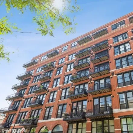 Buy this 1 bed condo on Clinton Street Lofts in 208-228 North Clinton Street, Chicago
