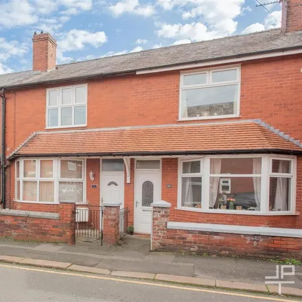 Rent this 3 bed townhouse on Smiths Fish Bar in Hope Street, Leigh