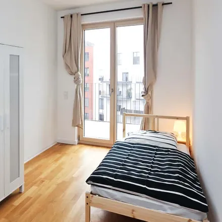 Rent this 4 bed room on Weisbachstraße 5 in 60314 Frankfurt, Germany