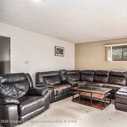 Image 5 - 2483 South Wild Blossom Drive, Meridian Charter Township, MI 48823, USA - Condo for sale