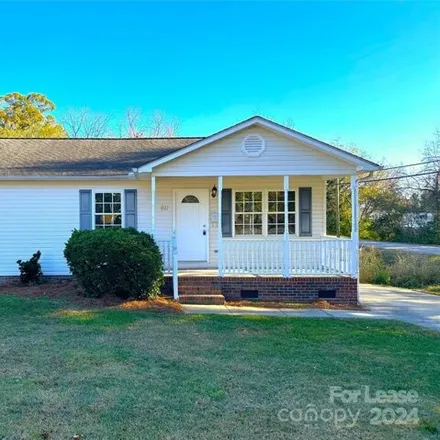 Rent this 3 bed house on 274 7th Street in Spencer, Rowan County