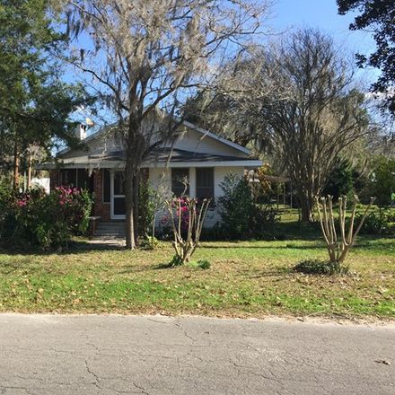 Rent this 3 bed house on SE 1st St in Trenton, FL
