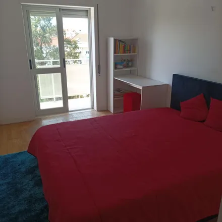 Rent this 2 bed room on Rua Luis Sttal Monteiro in 2810-418 Almada, Portugal