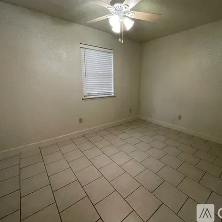 Image 9 - 1507 Oakdale Cir, Unit Apt. A - Apartment for rent