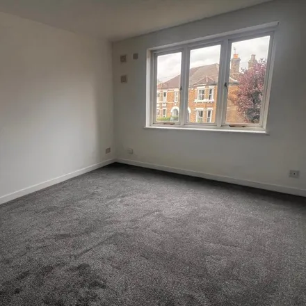 Image 2 - Ongar Road, Brentwood, CM14 4XW, United Kingdom - Apartment for rent
