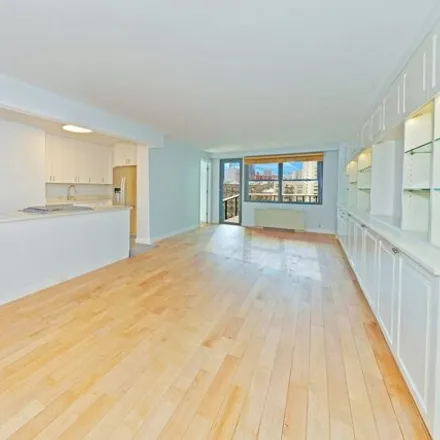 Rent this 2 bed condo on 401 East 89th Street in New York, NY 10128