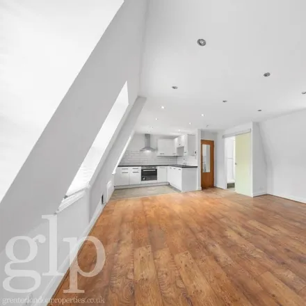 Image 5 - Mr Topper's, Moor Street, London, W1D 5NH, United Kingdom - Apartment for rent
